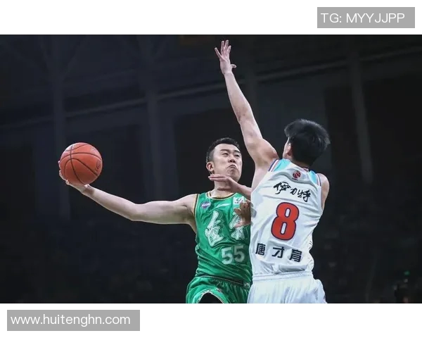 荣耀之路：CBA总决赛舞台上的团队精神与个人英雄主义